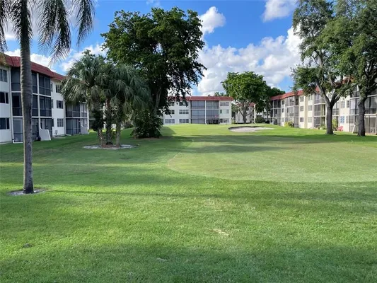 Property Slideshow image 3 of 53 | 8962 s hollybrook blvd 308, Pembroke Pines, FL, 33025