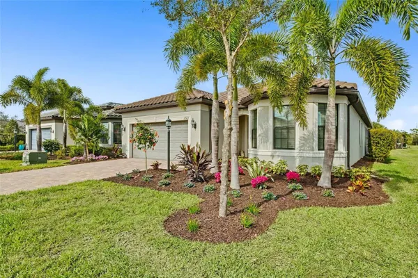 Property Slideshow image 2 of 62 | 17907 eastbrook ter, Bradenton, FL, 34202