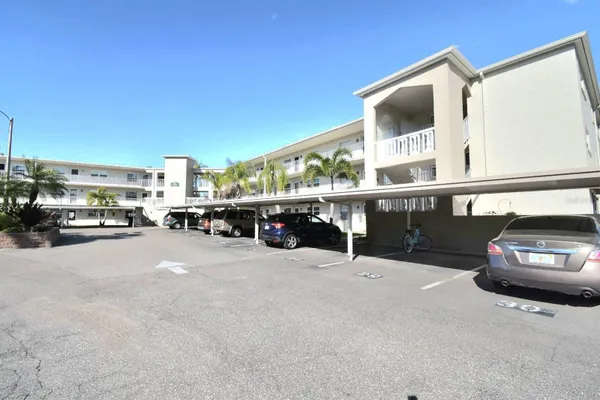 Property Slideshow image 2 of 15 | 952 virginia st 107, Dunedin, FL, 34698