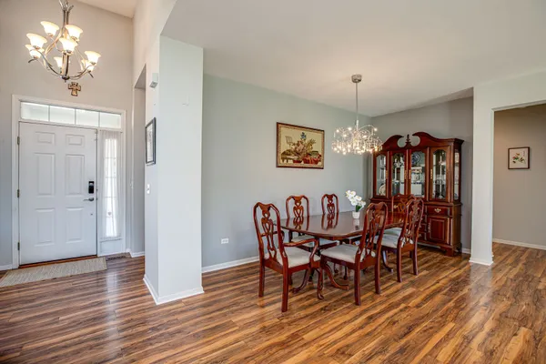 Property Slideshow image 3 of 13 | 1861 foxridge ct 1, Aurora, IL, 60502