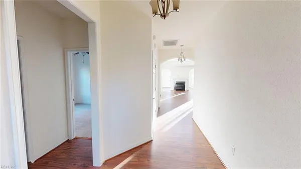 Property Slideshow image 3 of 50 | 519 dunning ln, Chesapeake, VA, 23322