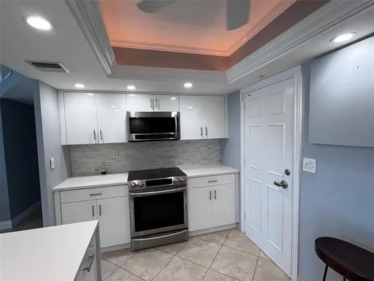 Property Slideshow image 3 of 28 | 3200 ne 36th st 512a, Fort Lauderdale, FL, 33308