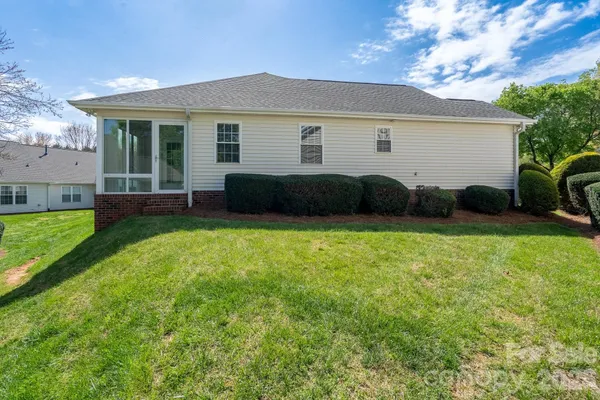 Property Slideshow image 2 of 39 | 102 keswick ln 131, Mooresville, NC, 28117