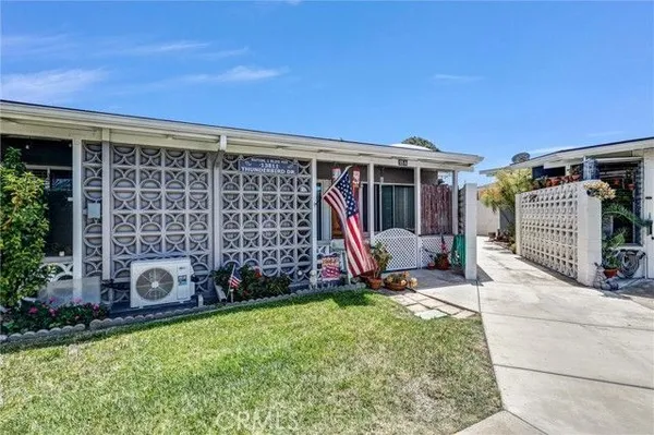 Property Slideshow image 3 of 25 | 13811 thunderbird dr m1-55a, Seal Beach, CA, 90740