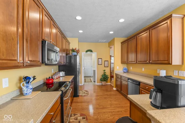Property Slideshow image 2 of 23 | 12961 merlot ln, Fishers, IN, 46037