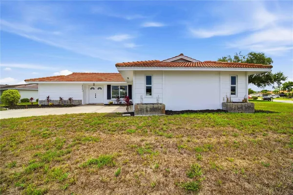 Property Slideshow image 2 of 50 | 3535 village green dr, Sarasota, FL, 34239