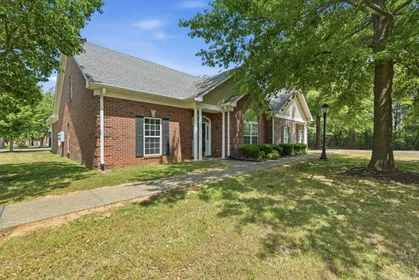 Property Slideshow image 2 of 44 | 2 hosier ct, Lebanon, TN, 37087