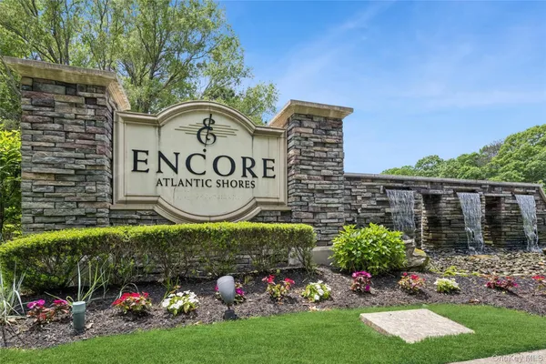 Property Slideshow image 3 of 24 | 176 melody ct, Brookhaven, NY, 11941