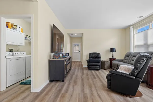 Property Slideshow image 3 of 34 | 3295 comstock ct, Mundelein, IL, 60060