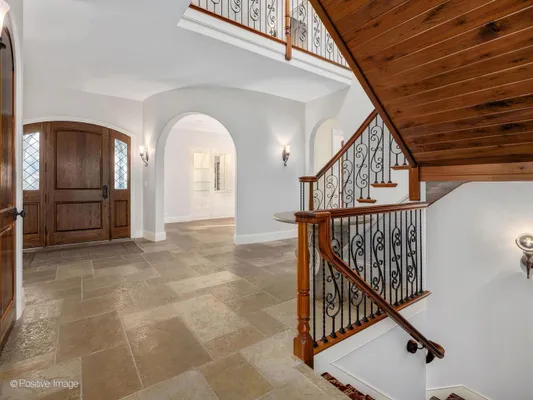 Property Slideshow image 2 of 43 | 48 forest gate cir, Oak Brook, IL, 60523