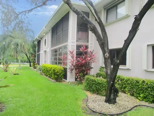 Property Slideshow image 3 of 18 | 10909 w clairmont cir 103, Tamarac, FL, 33321