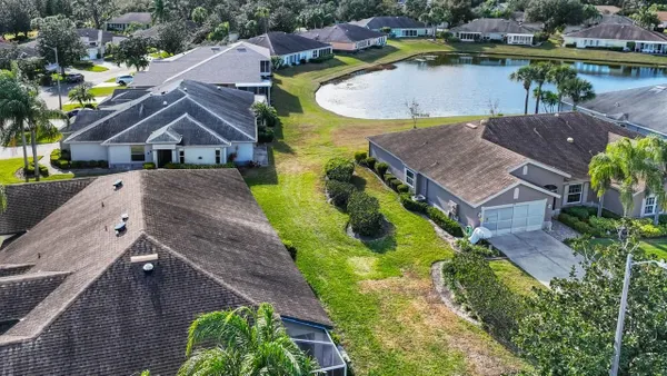 Property Slideshow image 2 of 58 | 1025 new winsor loop # 28, Sun City Center, FL, 33573