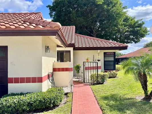 Property Slideshow image 2 of 51 | 10714 beach palm ct b, Boynton Beach, FL, 33437