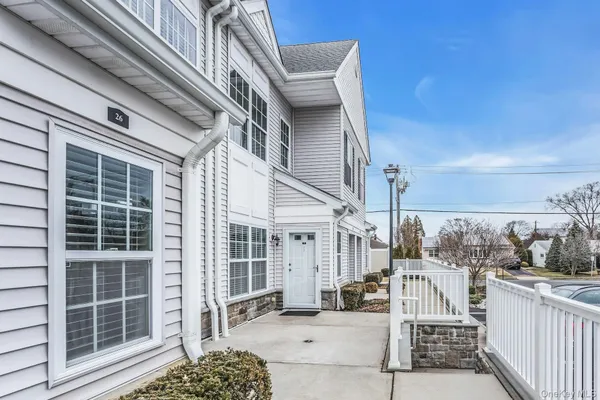 Property Slideshow image 2 of 31 | 28 spring dr, Seaford, NY, 11783