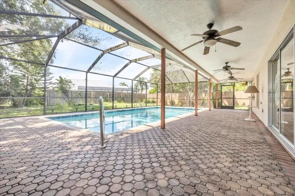 Property Slideshow image 2 of 50 | 5012 palm aire dr, Sarasota, FL, 34243