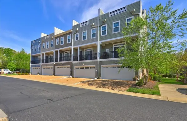 Property Slideshow image 3 of 49 | 4916 trailview, Williamsburg, VA, 23188