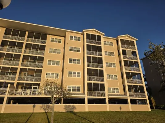 Property Slideshow image 2 of 35 | 7070 key haven rd 402, Seminole, FL, 33777