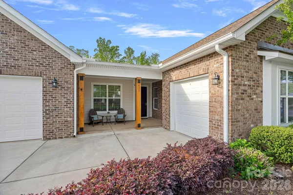 Property Slideshow image 3 of 48 | 432 granite lake ct, Denver, NC, 28037