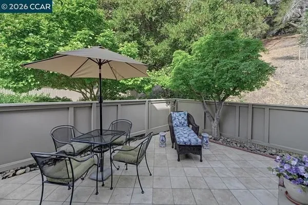Property Slideshow image 2 of 54 | 2017 oakmont way 2, Walnut Creek, CA, 94595