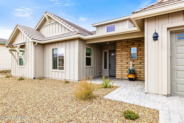 Property Slideshow image 2 of 43 | 1148 s lakeview dr, Prescott, AZ, 86301