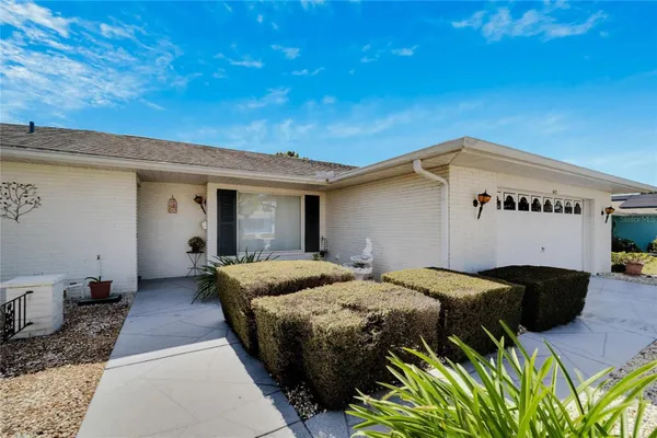 Property Slideshow image 3 of 42 | 612 allegheny dr, Sun City Center, FL, 33573