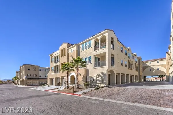 Property Slideshow image 2 of 62 | 2555 hampton rd 8202, Henderson, NV, 89052