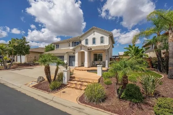 Property Slideshow image 3 of 32 | 27853 dogwood gln, Escondido, CA, 92026