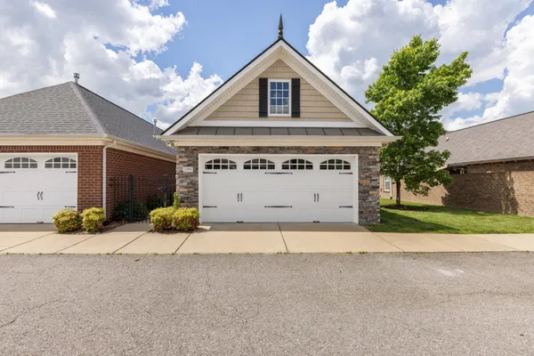 Property Slideshow image 3 of 36 | 395 devon chase hl 1004, Gallatin, TN, 37066