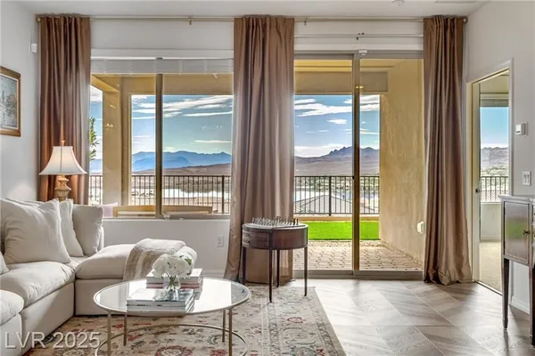 Property Slideshow image 3 of 35 | 48 stone bluff ln, Henderson, NV, 89011