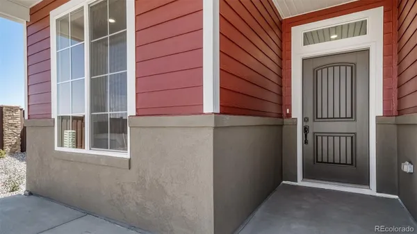 Property Slideshow image 2 of 32 | 4934 n tempe st, Aurora, CO, 80019