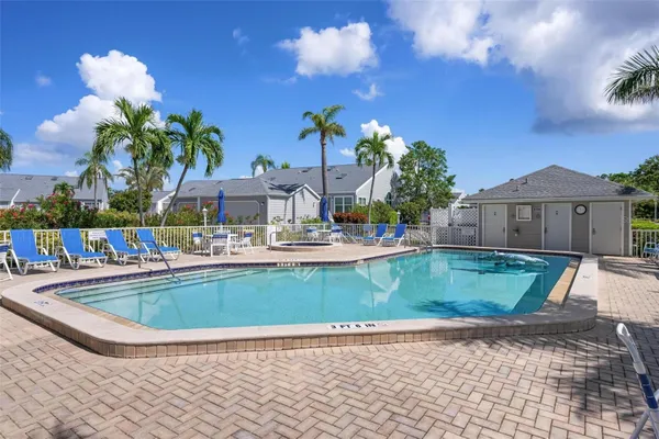 Property Slideshow image 3 of 53 | 1103 edgewater cir 1103, Bradenton, FL, 34209