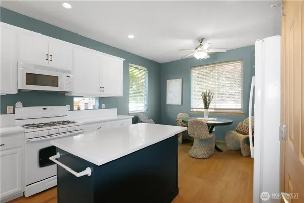 Property Slideshow image 3 of 16 | 8542 bainbridge loop, Lacey, WA, 98516