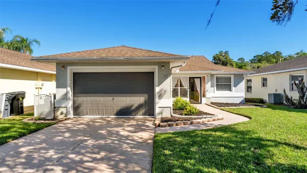 Property Slideshow image 2 of 50 | 2151 silver re dr, Lakeland, FL, 33810