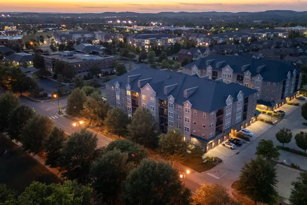 Property Slideshow image 2 of 32 | 141 saundersville rd 1405, Hendersonville, TN, 37075