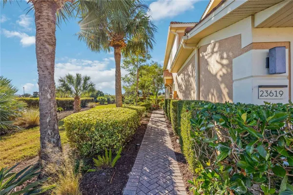 Property Slideshow image 3 of 94 | 23619 awabuki dr # 426, Venice, FL, 34293