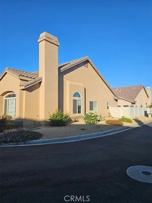 Property Slideshow image 3 of 33 | 7466 via real ln, Yucca Valley, CA, 92284