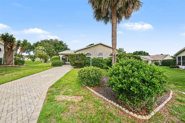 Property Slideshow image 2 of 33 | 1204 maria ct, Lady Lake, FL, 32159