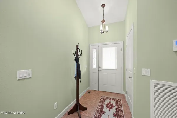 Property Slideshow image 3 of 48 | 14 heatherhurst ct, Crossville, TN, 38558