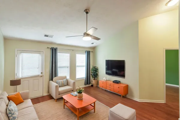 Property Slideshow image 3 of 38 | 395 devon chase hl 704, Gallatin, TN, 37066