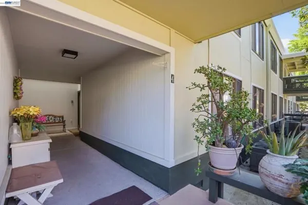 Property Slideshow image 3 of 23 | 1732 oakmont dr 4, Walnut Creek, CA, 94595