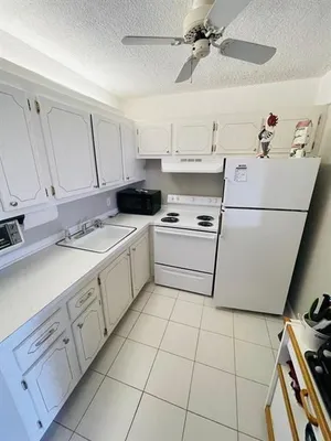 Property Slideshow image 3 of 11 | 387 chatham s # 387, West Palm Beach, FL, 33417