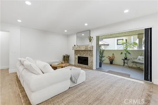 Property Slideshow image 3 of 41 | 1973 majorca dr, Oxnard, CA, 93035