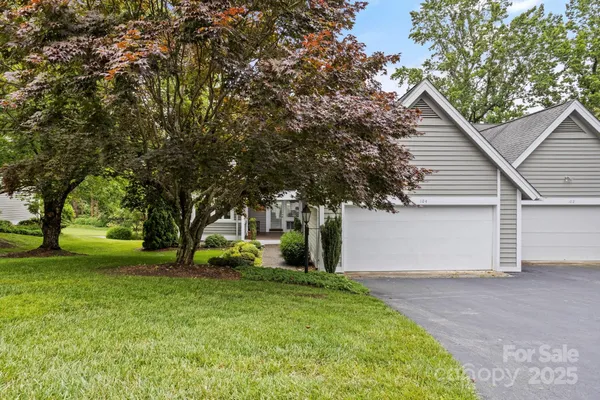 Property Slideshow image 3 of 37 | 104 overlook dr, Flat Rock, NC, 28731