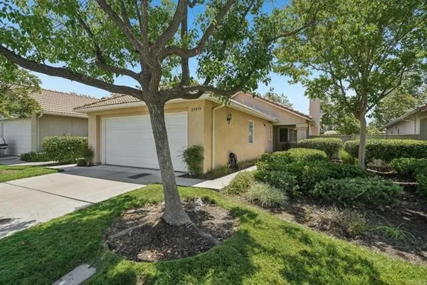 Property Slideshow image 3 of 50 | 23979 via astuto, Murrieta, CA, 92562
