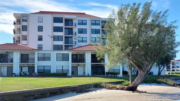 Property Slideshow image 2 of 84 | 6211 sun blvd apt 401, Saint Petersburg, FL, 33715