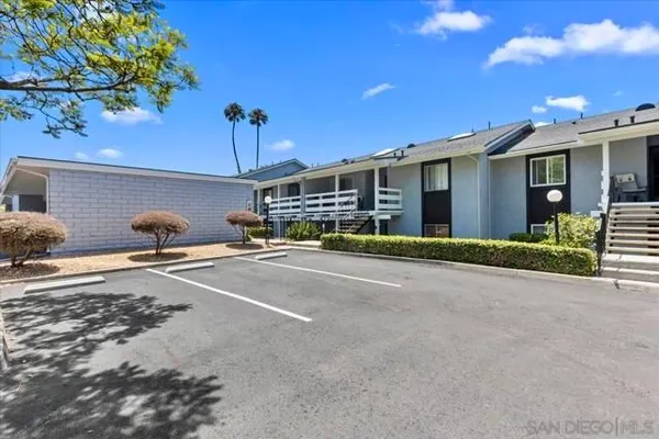 Property Slideshow image 2 of 59 | 1984 fairway cir, San Marcos, CA, 92078
