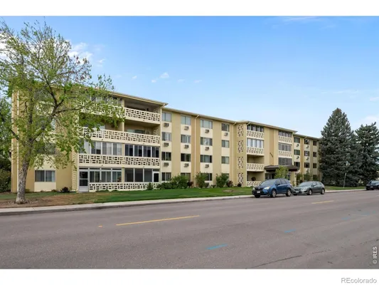 Property Slideshow image 2 of 35 | 695 s alton way 6d, Denver, CO, 80247