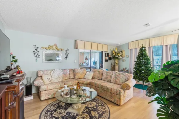 Property Slideshow image 3 of 20 | 1537 doral cir, Lady Lake, FL, 32159