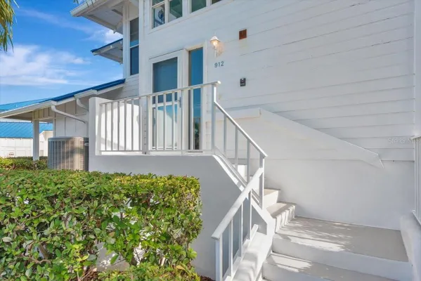 Property Slideshow image 3 of 57 | 912 sandpiper cir # 912, Bradenton, FL, 34209