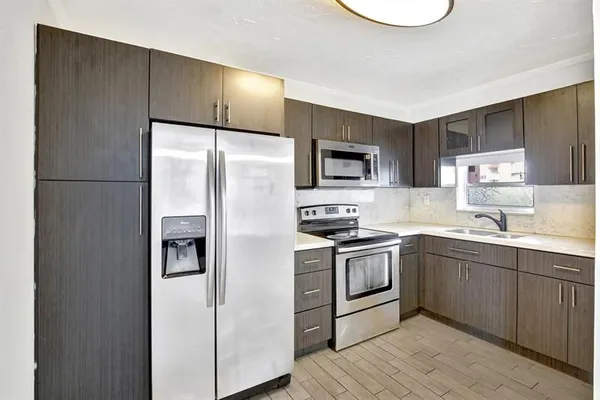 Property Slideshow image 2 of 16 | 9400 n hollybrook lake dr 105, Pembroke Pines, FL, 33025